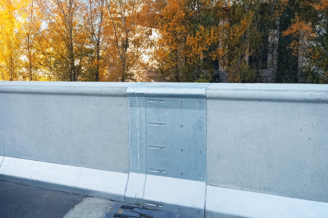 防撞墙伸缩装置_副本.jpg 防撞墙伸缩装置_副本.jpg